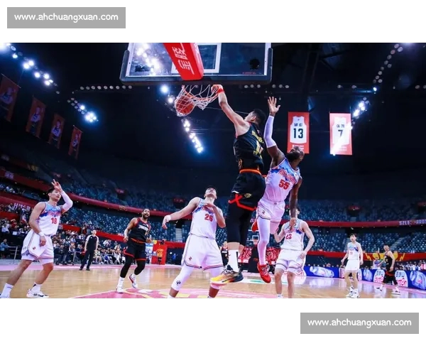 CBA赛季最新战报:球队表现亮眼,激烈对决引发球迷热议